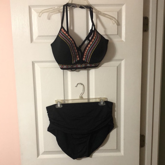 Bikini Set - Picture 2 of 12